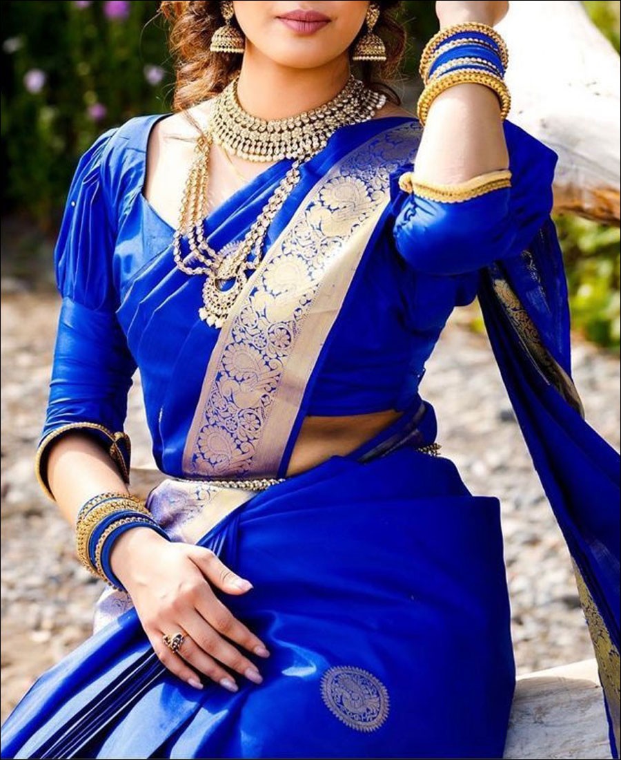 Rangpur Sarees : Buy Rangpur Royal Blue Bandhej Printed Saree With Stitched  Blouse (Set of 2) Online | Nykaa Fashion